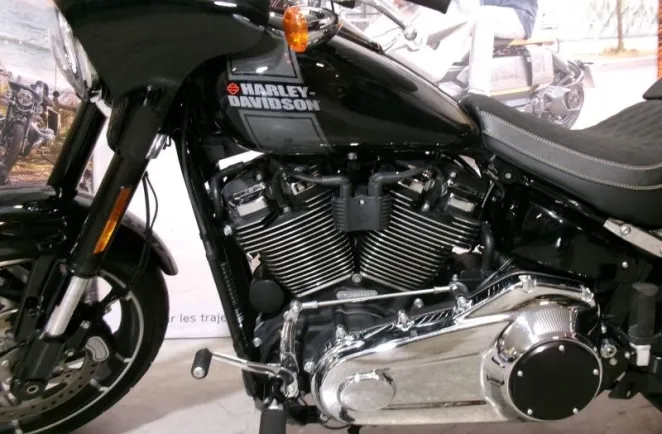 HARLEY-DAVIDSON SPORT GLIDE 107 BRIDABLE A2