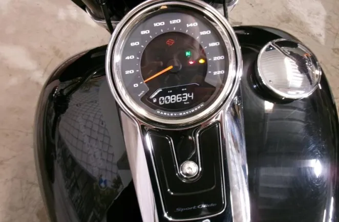 HARLEY-DAVIDSON SPORT GLIDE 107 BRIDABLE A2