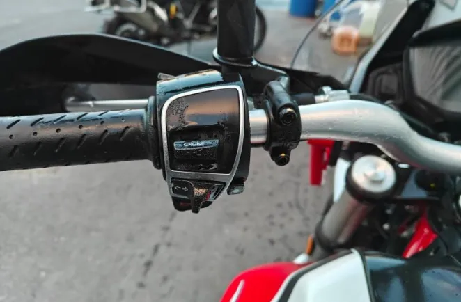 MOTO-GUZZI 850 ABS + TC