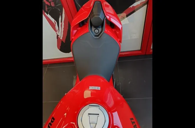 DUCATI 1103 Streetfighter V4 S