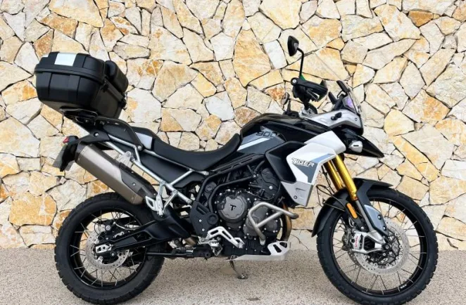 TRIUMPH 900 Rally Pro