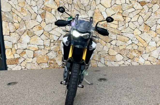 TRIUMPH 900 Rally Pro