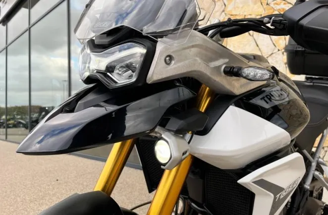 TRIUMPH 900 Rally Pro