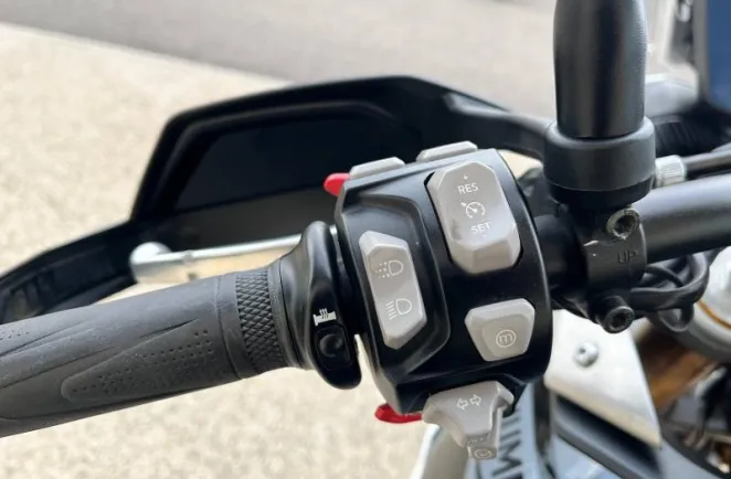 TRIUMPH 900 Rally Pro