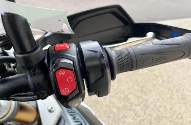 TRIUMPH 900 Rally Pro