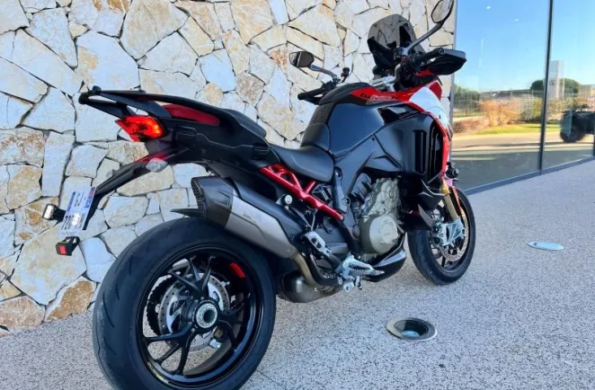 DUCATI V4 Pikes Peak 1160