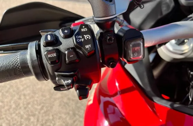 DUCATI V4 S 1160 Travel & Radar + options