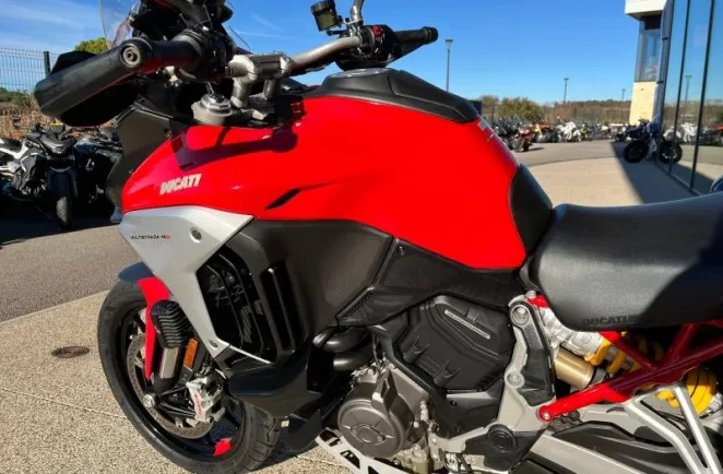 DUCATI V4 S 1160 Travel & Radar + options