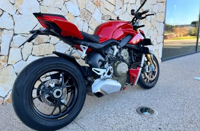 DUCATI 1103  V4 S
