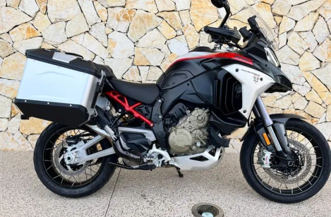 DUCATI V4 Rally 1160 Adventure Travel & Radar
