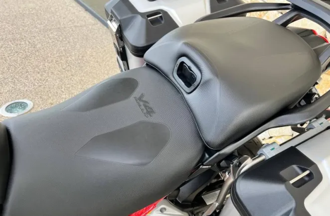 DUCATI V4 Rally 1160 Adventure Travel & Radar