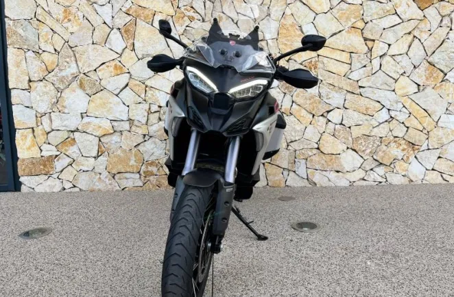 DUCATI V4 Rally 1160 Adventure Travel & Radar