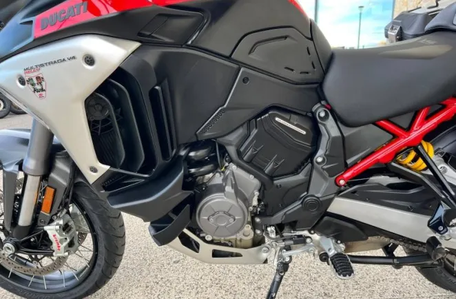 DUCATI V4 Rally 1160 Adventure Travel & Radar