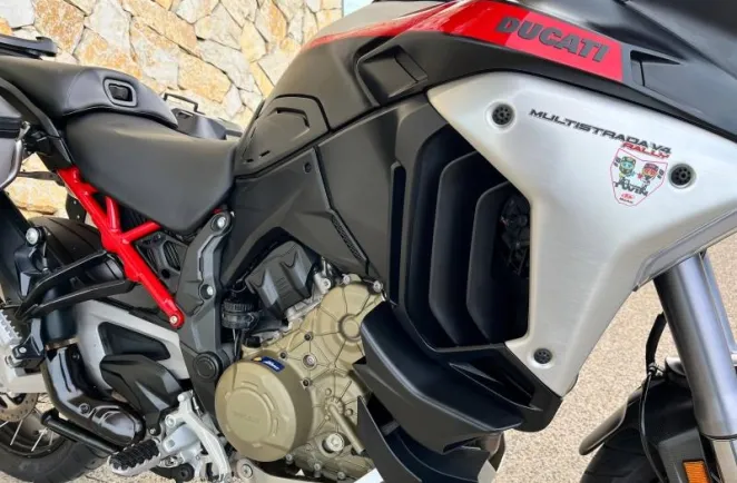 DUCATI V4 Rally 1160 Adventure Travel & Radar