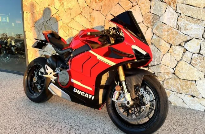 DUCATI V4 1103 S V4S avec une garantie 24 mois