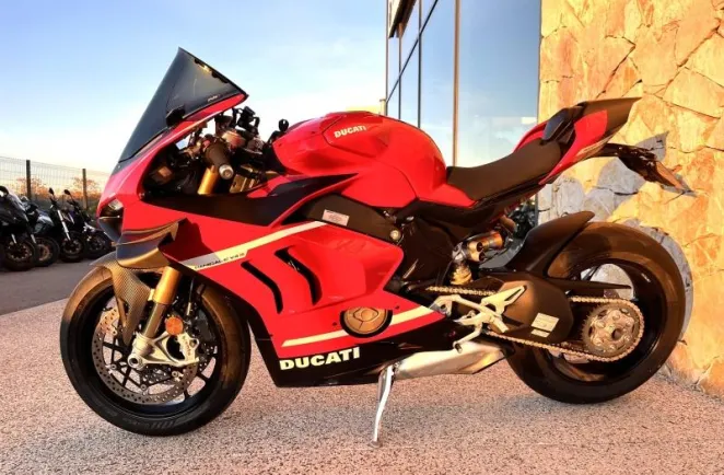 DUCATI V4 1103 S V4S avec une garantie 24 mois