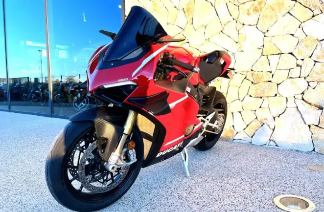 DUCATI V4 1103 S V4S avec une garantie 24 mois