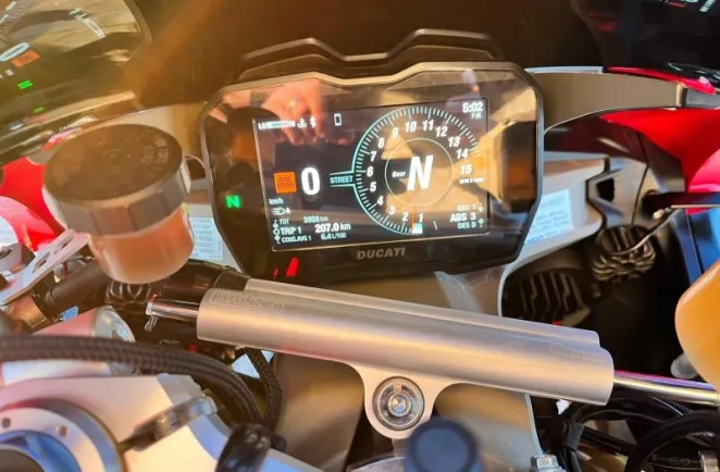 DUCATI V4 1103 S V4S avec une garantie 24 mois