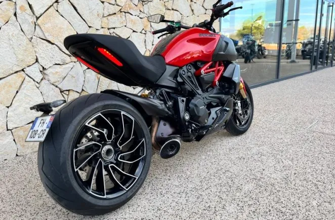 DUCATI 1260 S options Termignioni et jantes