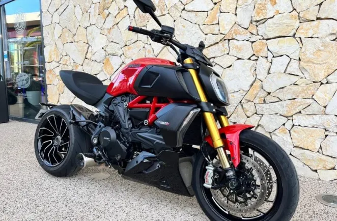 DUCATI 1260 S options Termignioni et jantes