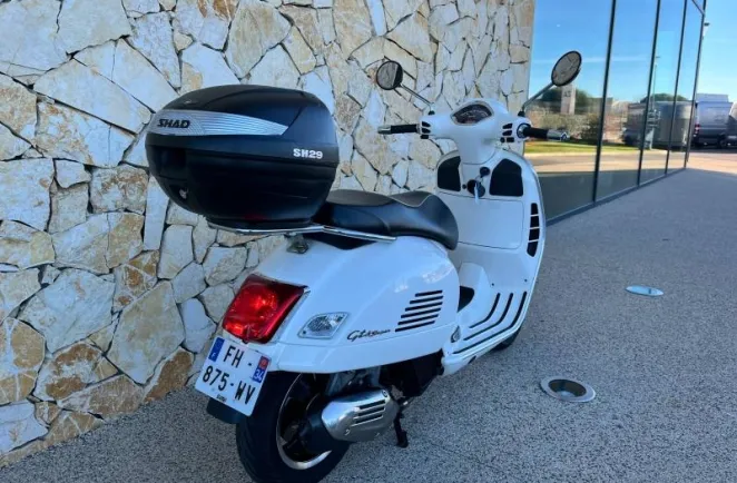 VESPA 125  Classic avec top case