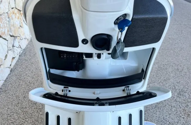 VESPA 125  Classic avec top case