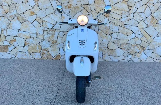 VESPA 125  Classic avec top case