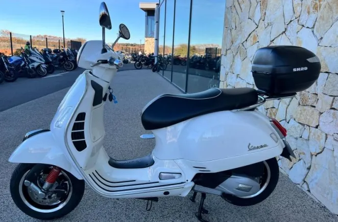 VESPA 125  Classic avec top case
