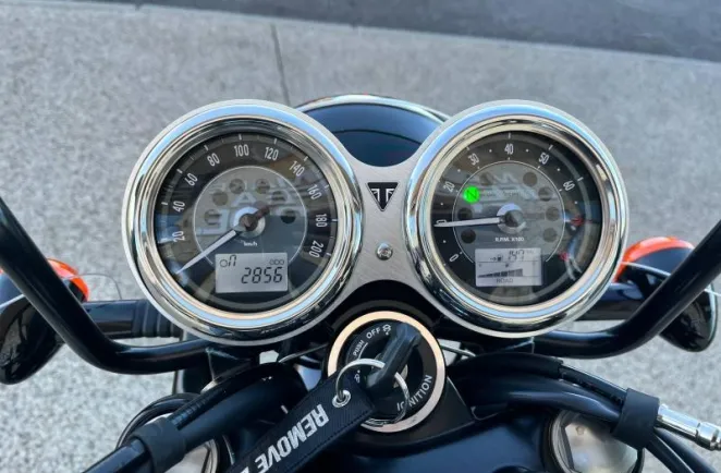 TRIUMPH T100 900  A2. + options