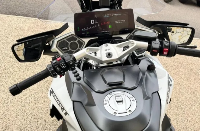 BMW 1300 RT BOITE AUTO. MOTO DE DIRECTION