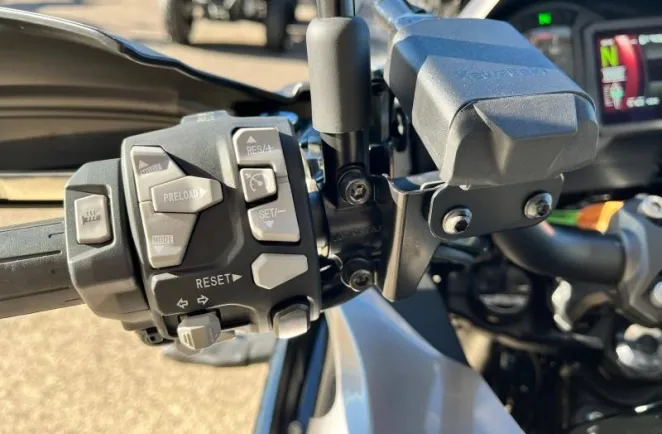 KAWASAKI 1100 SE 2025