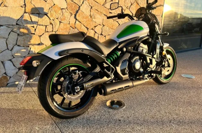 KAWASAKI 650 ABS 2016