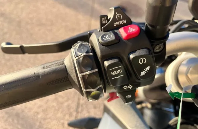 BMW 900 R  A2 full pack