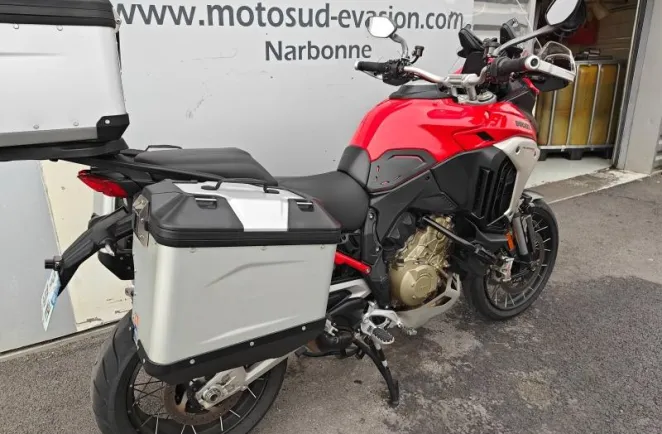 DUCATI V4 Rally 1160 Adventure Travel & Radar
