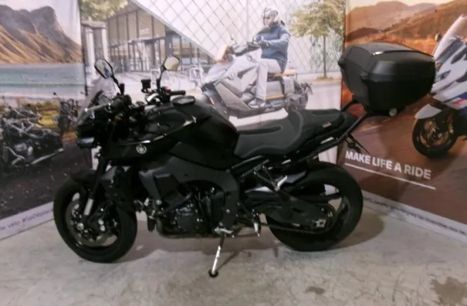 YAMAHA MT-10 1000 2024