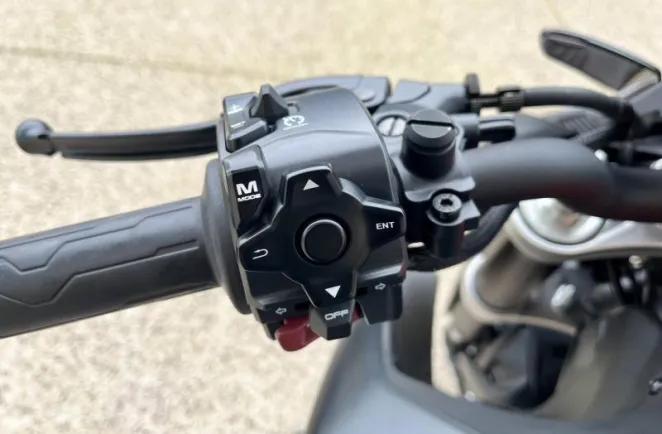 CF MOTO 800 A2 + OPTION