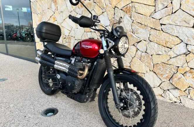 TRIUMPH 900 A2 AVEC BEAUCOUP D'OPTIONS