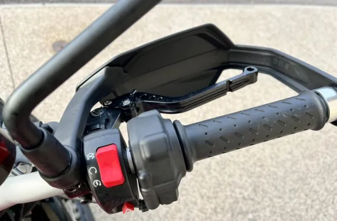 TRIUMPH 900 A2 AVEC BEAUCOUP D'OPTIONS