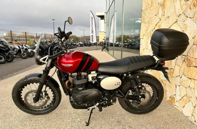 TRIUMPH 900 A2 AVEC BEAUCOUP D'OPTIONS