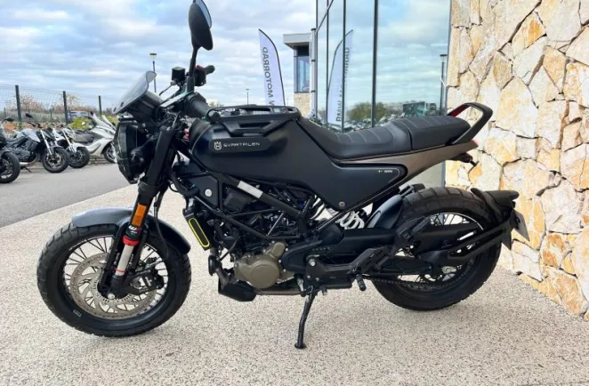 HUSQVARNA 125 2023 avec 2763 km