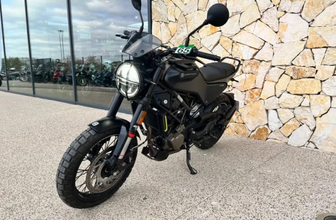 HUSQVARNA 125 2023 avec 2763 km