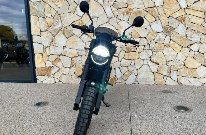 HUSQVARNA 125 2023 avec 2763 km