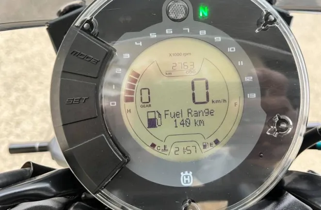 HUSQVARNA 125 2023 avec 2763 km