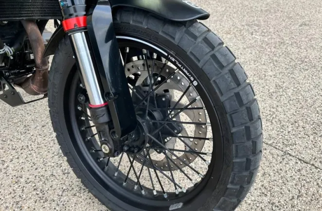 HUSQVARNA 125 2023 avec 2763 km