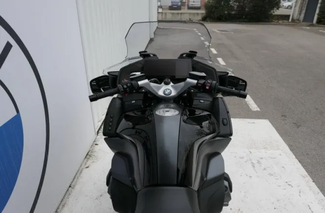 BMW 1250 RT Style Triple Black Finition Pro + Top Case