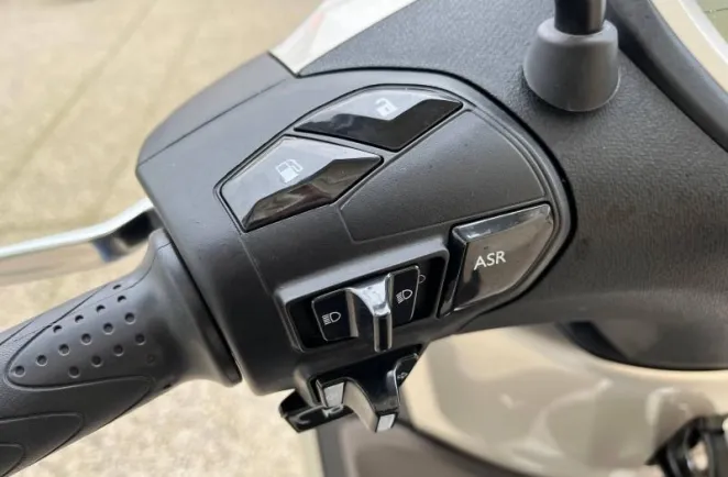 PIAGGIO 300 HPE ABS-ASR