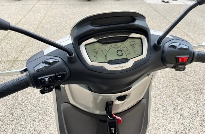 PIAGGIO 300 HPE ABS-ASR