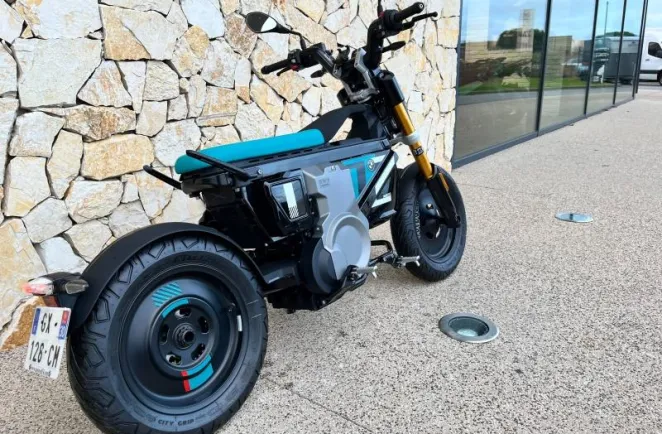 BMW CE02  125 cm3