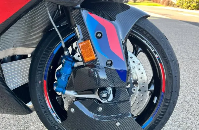 BMW 1000 RR Avec ligne Racing Akra + origine Akra