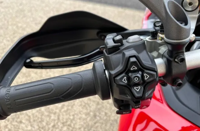 DUCATI Multistrada V2 890 + OPTIONS